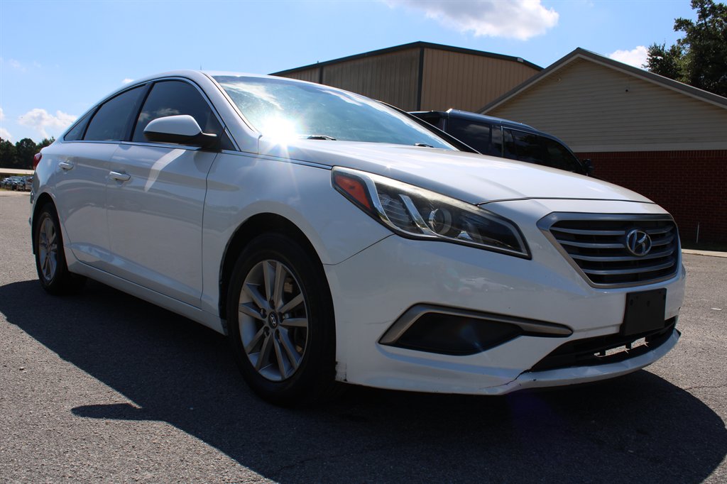 2016 Hyundai Sonata SE's photo