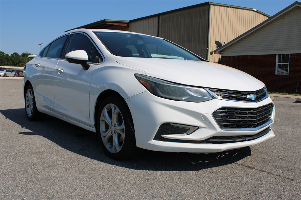 2017 Chevrolet Cruze Premier's photo