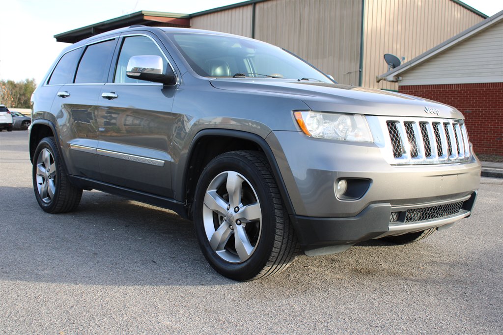 2013 Jeep Grand Cherokee Overland's photo
