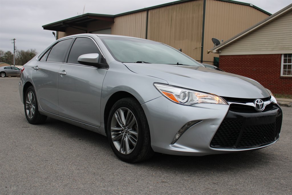 2015 Toyota Camry 2.5 Auto SE's photo