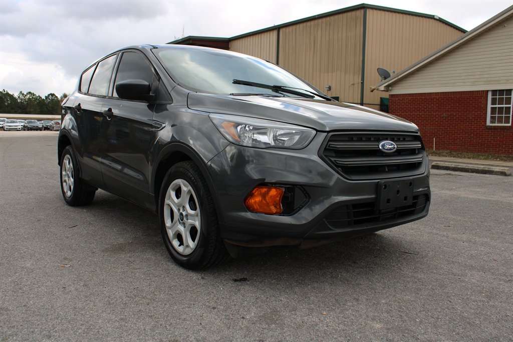 2019 Ford Escape S's photo