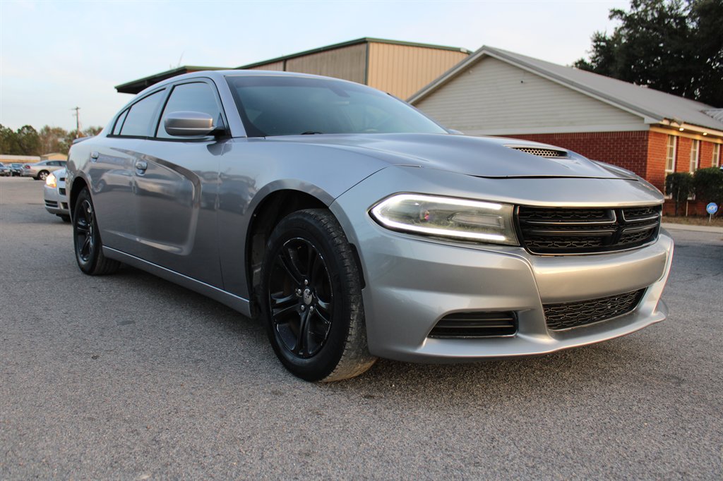 2016 Dodge Charger SE's photo