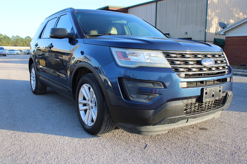 2017 Ford Explorer Base's photo